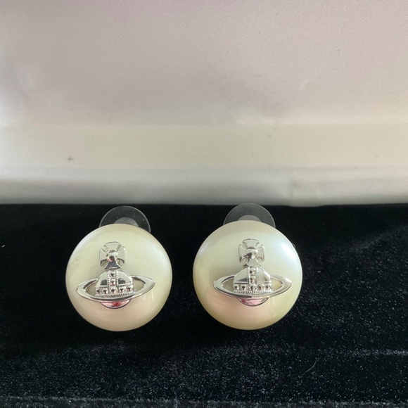 Vivienne Westwood Women's White Emmylou Earrings - Picture 2 of 5